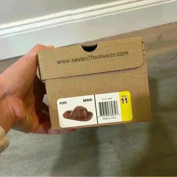 NIB Seven7 Tan Beige Brown Kiki Fuzzy Soft Slipper Sandals Women’s Size 11 - Picture 6 of 6
